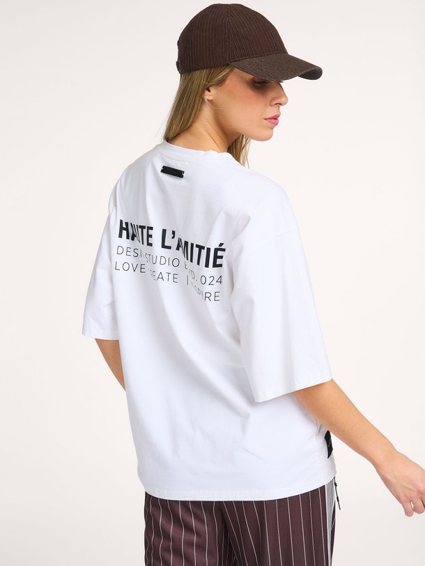 Ontdek de Katoenmix T-shirt met print van Haute L'Amitié bij Orangebag. Op werkdagen voor 21:45 besteld, morgen in huis.