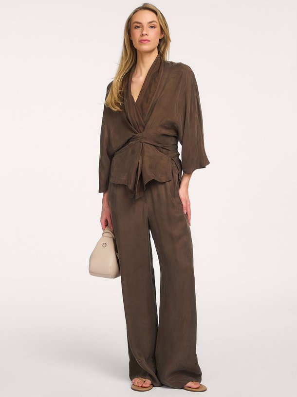 Ontdek de Zody, viscosemix broek van Club L`avenir bij Orangebag. Op werkdagen voor 21:45 besteld, morgen in huis.