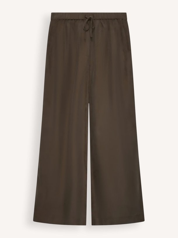 Ontdek de Zody, viscosemix broek van Club L`avenir bij Orangebag. Op werkdagen voor 21:45 besteld, morgen in huis.