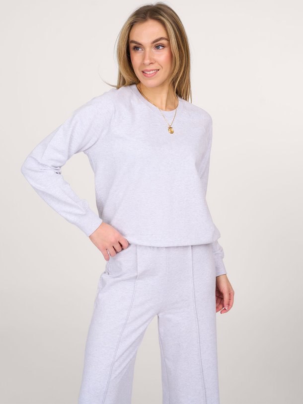 Ontdek de Iver, katoenmix gemêleerde sweater van Club L`avenir bij Orangebag. Op werkdagen voor 21:45 besteld, morgen in huis.