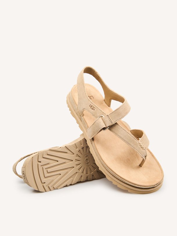 Ugg Goldengaze, suède sandalen - Zand Ontdek de Goldengaze, suède sandalen van Ugg bij Orangebag. Op werkdagen voor 21:45 besteld, morgen in huis.
