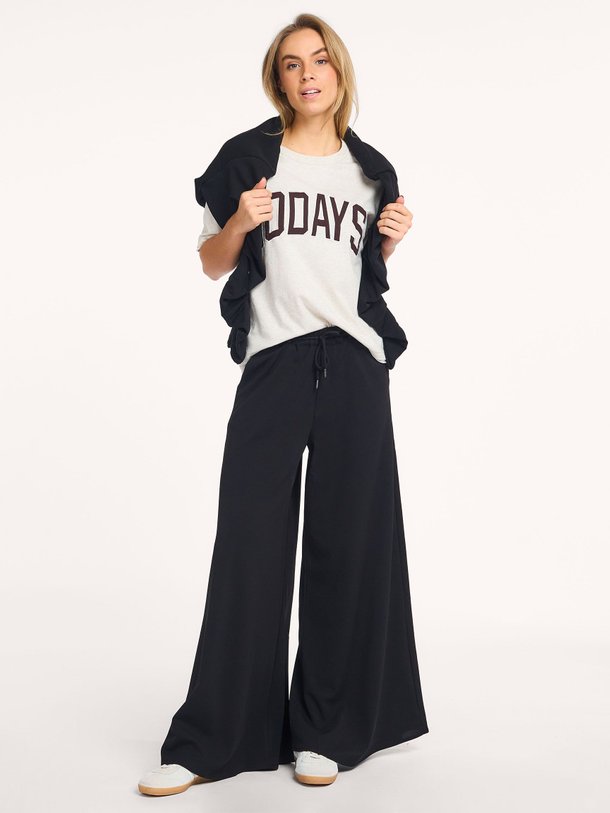 Ontdek de Geweven wide leg broek van 10Days in de kleur zwart bij Orangebag. Op werkdagen voor 21:45 besteld, morgen in huis.