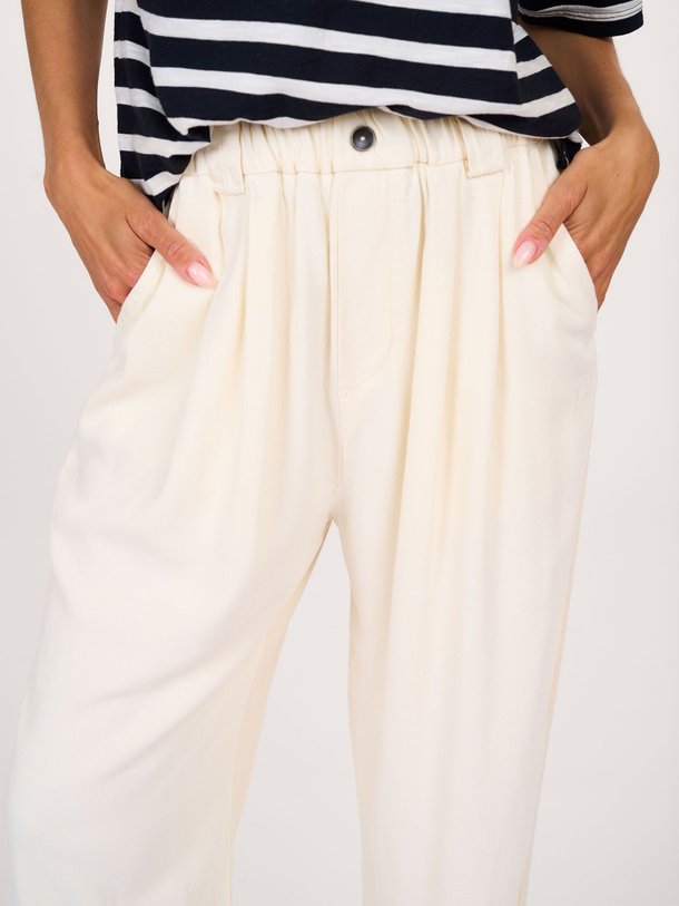 10Days Linnenmix Broek - Ecru Ontdek de Linnenmix broek van 10Days in de kleur ecru bij Orangebag. Op werkdagen voor 21:45 besteld, morgen in huis.