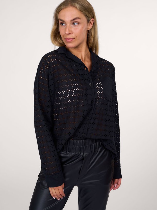 Ontdek de Katoenen opengewerkte broderie blouse van 10Days in de kleur zwart bij Orangebag. Op werkdagen voor 21:45 besteld, morgen in huis.