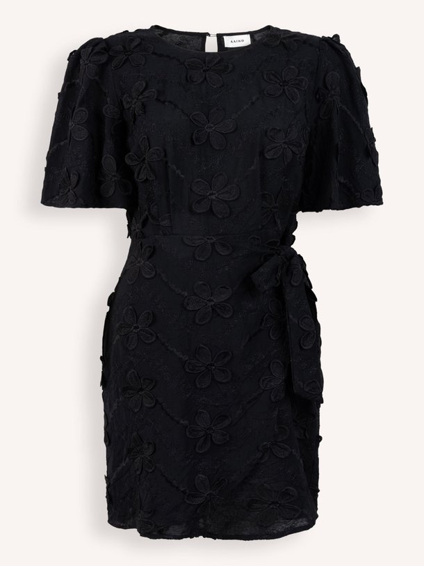 Ontdek de Celina viscosemix jurk met borduursel van Aaiko in de kleur zwart bij Orangebag. Op werkdagen voor 21:45 besteld, morgen in huis.