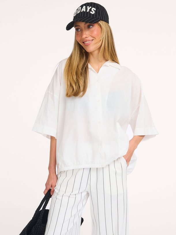 Ontdek de Organic cotton blouse van 10Days in de kleur Ecru bij Orangebag. Op werkdagen voor 21:45 besteld, morgen in huis.