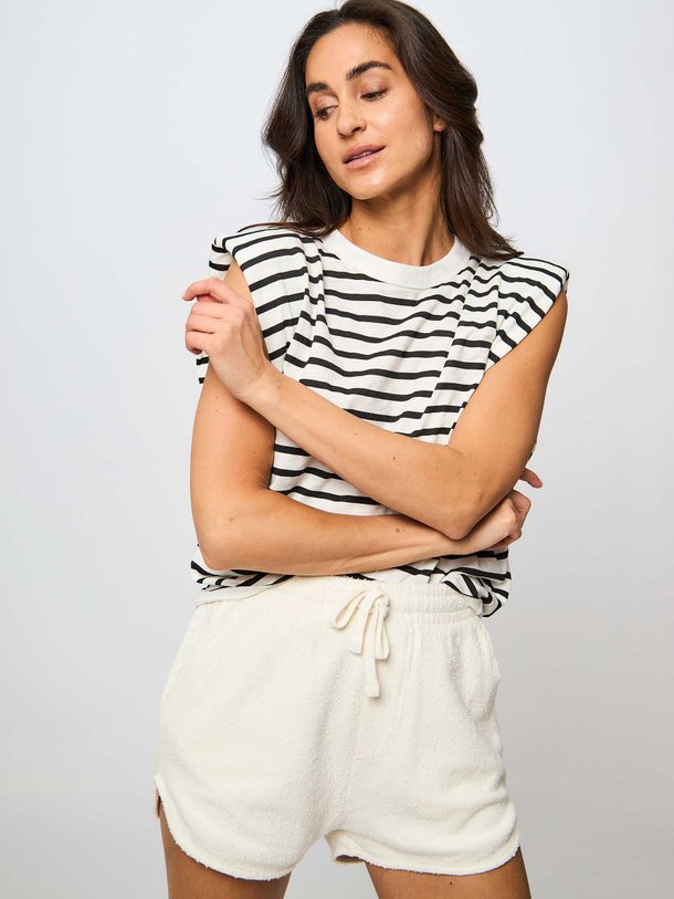 Ontdek de Organic cotton badstof short van 10Days in de kleur ecru bij Orangebag. Op werkdagen voor 21:45 besteld, morgen in huis.