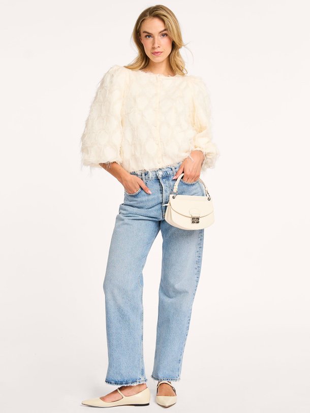 Ontdek de Evie viscose jasje van Aaiko in de kleur off-white bij Orangebag. Op werkdagen voor 21:45 besteld, morgen in huis.