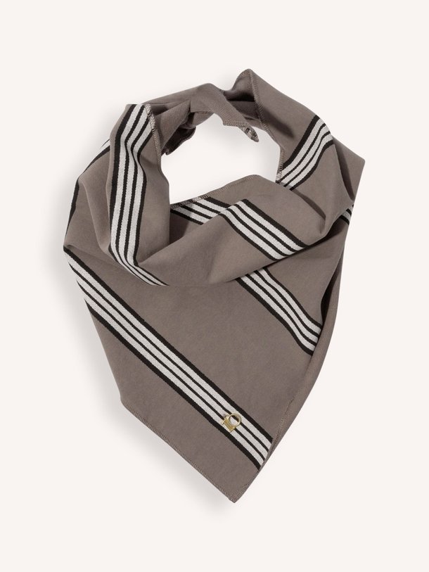 Ontdek de Organic cottonmix sjaal van 10Days in de kleur Bruingrijs bij Orangebag. Op werkdagen voor 21:45 besteld, morgen in huis.