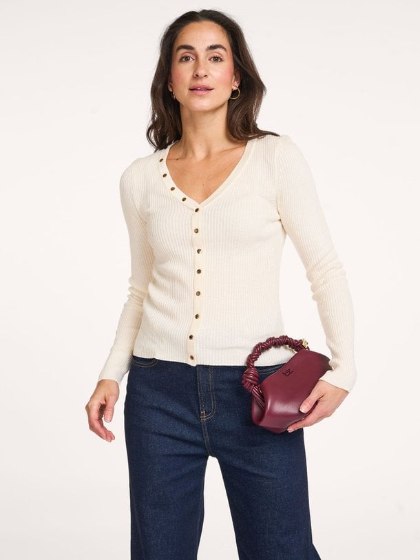 Ontdek de Amalia wolmix top van Aaiko in de kleur crème bij Orangebag. Op werkdagen voor 21:45 besteld, morgen in huis.