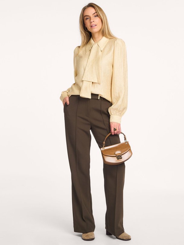 Ontdek de Chantalle viscosemix pantalon van Aaiko in de kleur kaki bij Orangebag. Op werkdagen voor 21:45 besteld, morgen in huis.