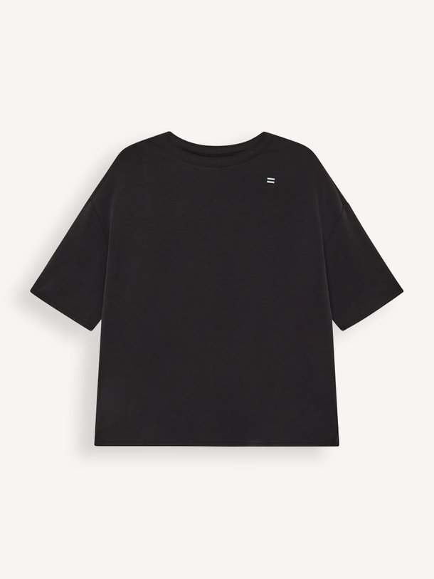 Ontdek de Modalmix scuba T-shirt van 10Days in de kleur zwart bij Orangebag. Op werkdagen voor 21:45 besteld, morgen in huis.