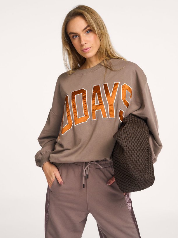 Ontdek de Katoenmix sweater van 10Days in de kleur lichtbruin bij Orangebag. Op werkdagen voor 21:45 besteld, morgen in huis.