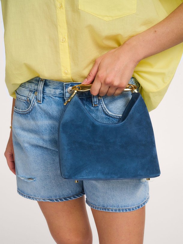 Ontdek de Suède handtas van Elleme in de kleur Blauw bij Orangebag. Op werkdagen voor 21:45 besteld, morgen in huis.