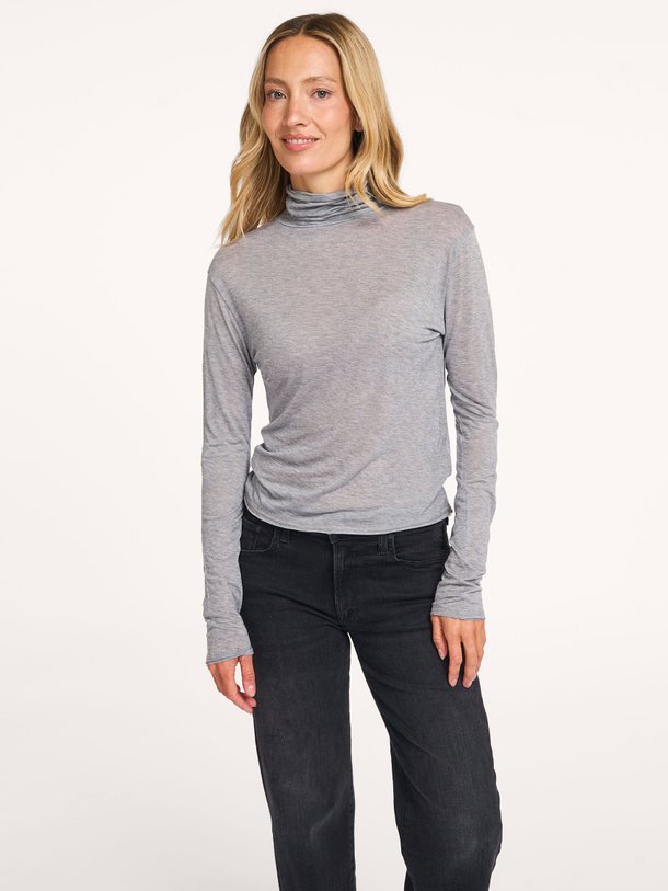 Ontdek de Sabine lyocell/wolmix coltrui van Absolut Cashmere in de kleur grijs bij Orangebag. Op werkdagen voor 21:45 besteld, morgen in huis.