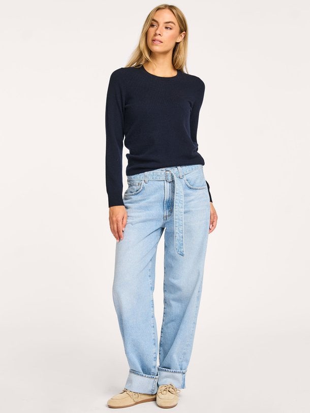 Ontdek de Mid waist barrel fit jeans van Agolde in de kleur lichtblauw bij Orangebag. Op werkdagen voor 21:45 besteld, morgen in huis.