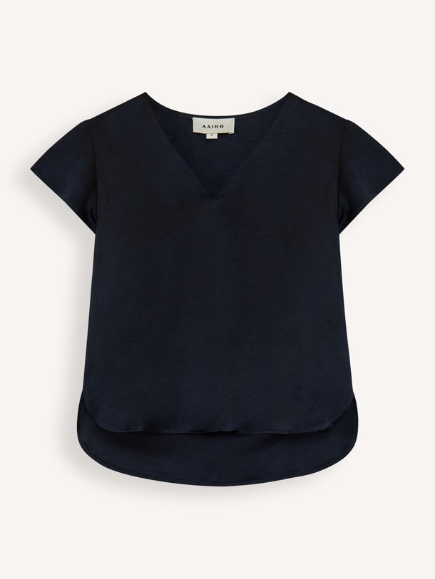 Ontdek de Minny geweven top van Aaiko in de kleur donkerblauw bij Orangebag. Op werkdagen voor 21:45 besteld, morgen in huis.