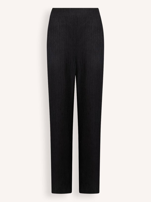 Ontdek de Ramona geweven broek met structuur van Aaiko in de kleur zwart bij Orangebag. Op werkdagen voor 21:45 besteld, morgen in huis.