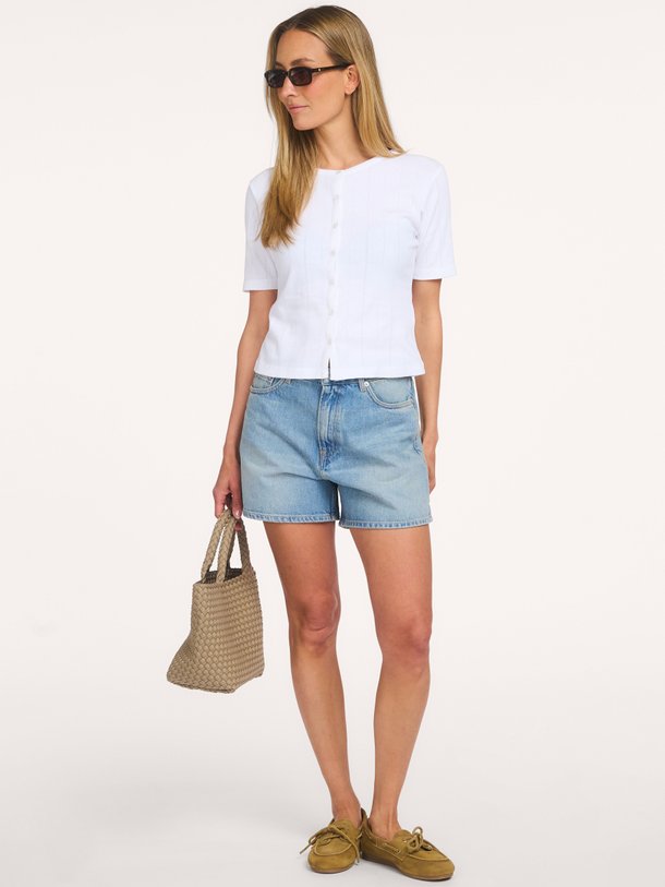 Ontdek de Samaggie organic cotton short van Samsoe Samsoe in de kleur Blauw bij Orangebag. Op werkdagen voor 21:45 besteld, morgen in huis.