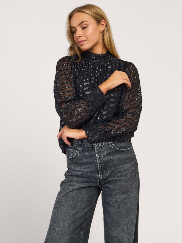 Ontdek de Quinty geweven top met dessin van Aaiko in de kleur zwart bij Orangebag. Op werkdagen voor 21:45 besteld, morgen in huis.