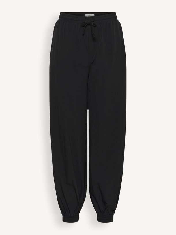 Ontdek de Ethan jersey joggingbroek van Karen By Simonsen in de kleur Zwart bij Orangebag. Op werkdagen voor 21:45 besteld, morgen in huis.