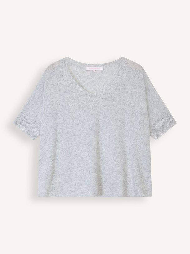 Ontdek de Kate cashmere trui van Absolut Cashmere in de kleur Grijs bij Orangebag. Op werkdagen voor 21:45 besteld, morgen in huis.