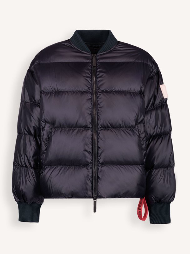 Ontdek de Maniva geweven gewatteerde jas van After Label in de kleur donkerblauw bij Orangebag. Op werkdagen voor 21:45 besteld, morgen in huis.