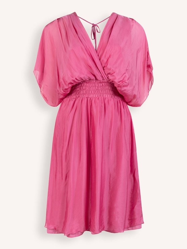 Ontdek de Yoana. viscose/zijdemix jurk van Aaiko in de kleur roze bij Orangebag. Op werkdagen voor 21:45 besteld, morgen in huis.