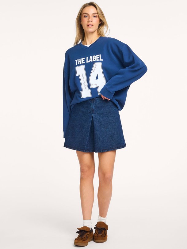 Ontdek de Chris denim rok met plooi van Lois in de kleur Donkerblauw bij Orangebag. Op werkdagen voor 21:45 besteld, morgen in huis.