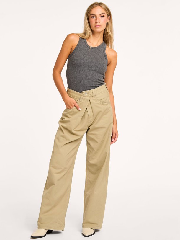 Ontdek de Vana mid waist wide leg jeans van Agolde in de kleur mosgroen bij Orangebag. Op werkdagen voor 21:45 besteld, morgen in huis.