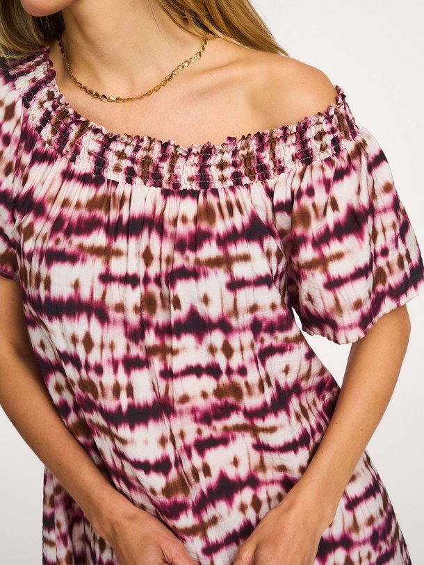 Ontdek de Funa viscose off shoulder jurk van La Fee Maraboutee in de kleur Bordeauxrood bij Orangebag. Op werkdagen voor 21:45 besteld, morgen in huis.