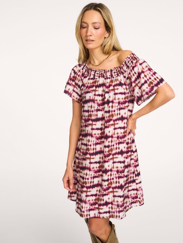 Ontdek de Funa viscose off shoulder jurk van La Fee Maraboutee in de kleur Bordeauxrood bij Orangebag. Op werkdagen voor 21:45 besteld, morgen in huis.