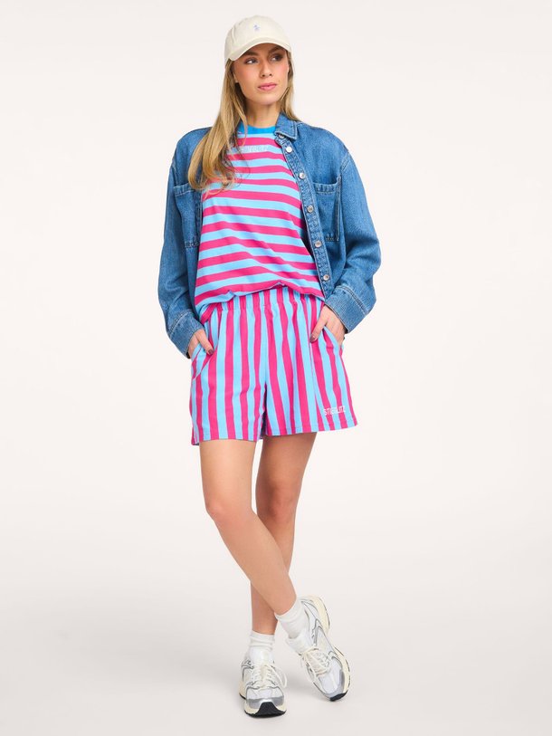 Ontdek de Joana katoenen gestreepte short van Stieglitz in de kleur Roze bij Orangebag. Op werkdagen voor 21:45 besteld, morgen in huis.