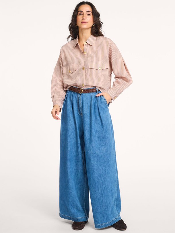 Ontdek de Diegui high waist loose fit geplooide jeans van Sessun in de kleur Blauw bij Orangebag. Op werkdagen voor 21:45 besteld, morgen in huis.