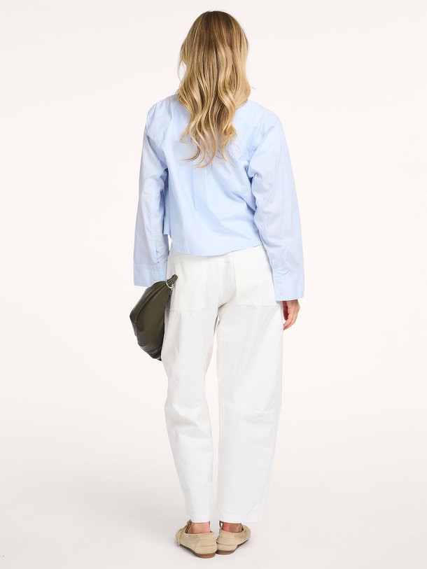 Ontdek de Kiara katoenmix broek van Bellerose in de kleur Wit bij Orangebag. Op werkdagen voor 21:45 besteld, morgen in huis.