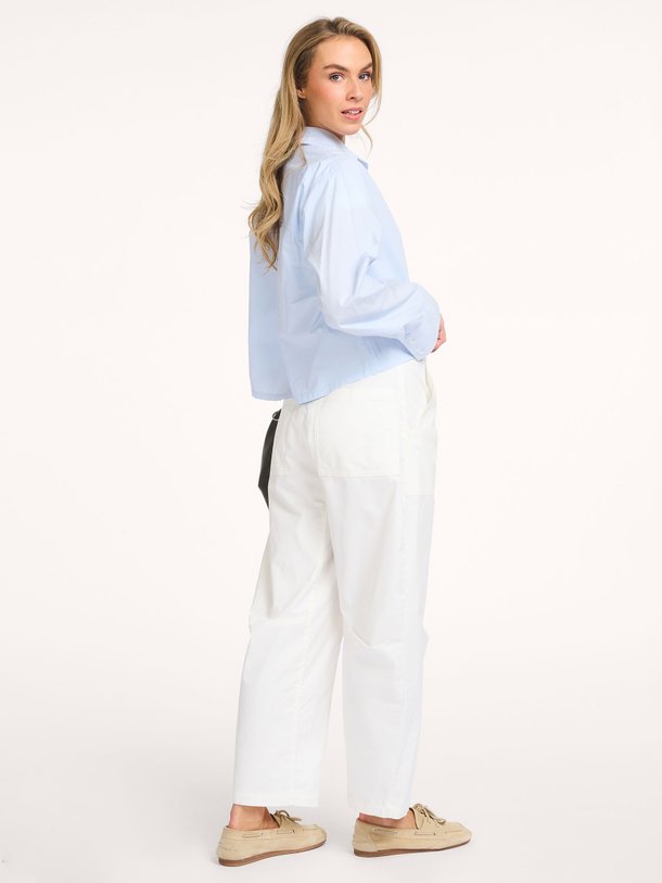 Ontdek de Kiara katoenmix broek van Bellerose in de kleur Wit bij Orangebag. Op werkdagen voor 21:45 besteld, morgen in huis.