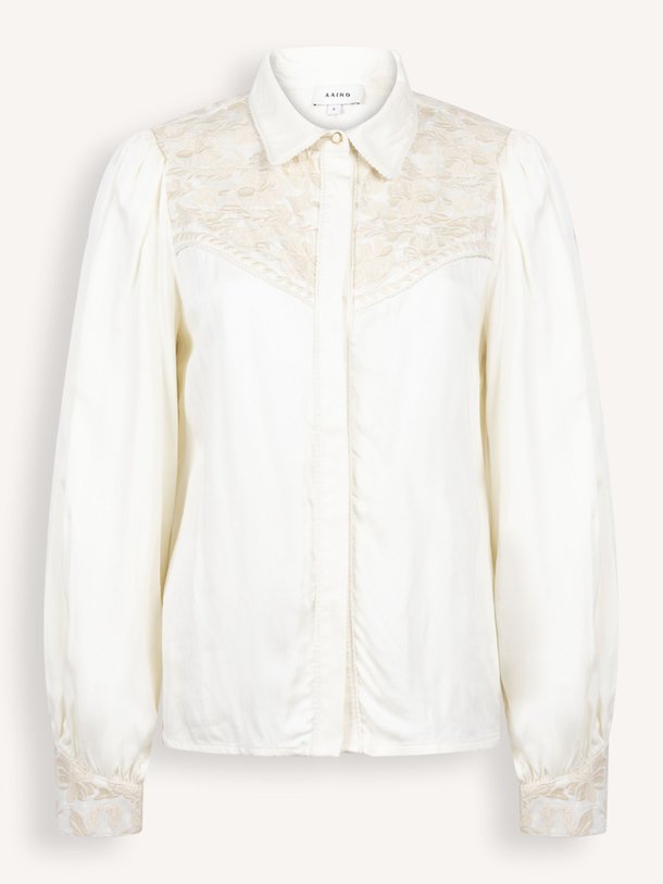 Ontdek de Ophelia viscose blouse met borduursel van Aaiko in de kleur crème bij Orangebag. Op werkdagen voor 21:45 besteld, morgen in huis.
