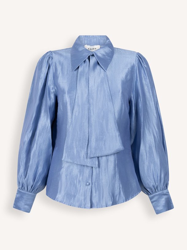 Ontdek de Veronne viscosemix glanzende blouse van Aaiko in de kleur blauw bij Orangebag. Op werkdagen voor 21:45 besteld, morgen in huis.