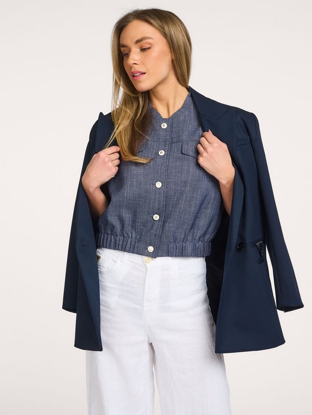 Ontdek de Olivia viscosemix gilet van Aaiko in de kleur Blauw bij Orangebag. Op werkdagen voor 21:45 besteld, morgen in huis.