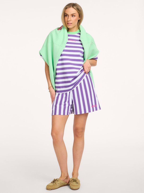 Ontdek de Joana katoenen gestreepte short van Stieglitz in de kleur Paars bij Orangebag. Op werkdagen voor 21:45 besteld, morgen in huis.