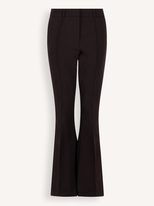 Ontdek de Glenn viscosemix flared broek van Aaiko in de kleur zwart bij Orangebag. Op werkdagen voor 21:45 besteld, morgen in huis.