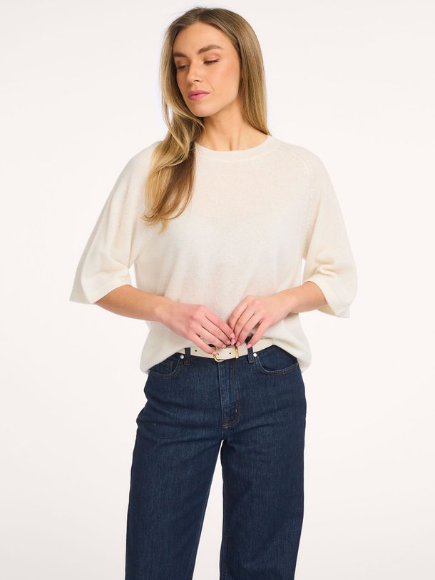 Ontdek de Leana cashmere trui van Absolut Cashmere in de kleur Crème bij Orangebag. Op werkdagen voor 21:45 besteld, morgen in huis.