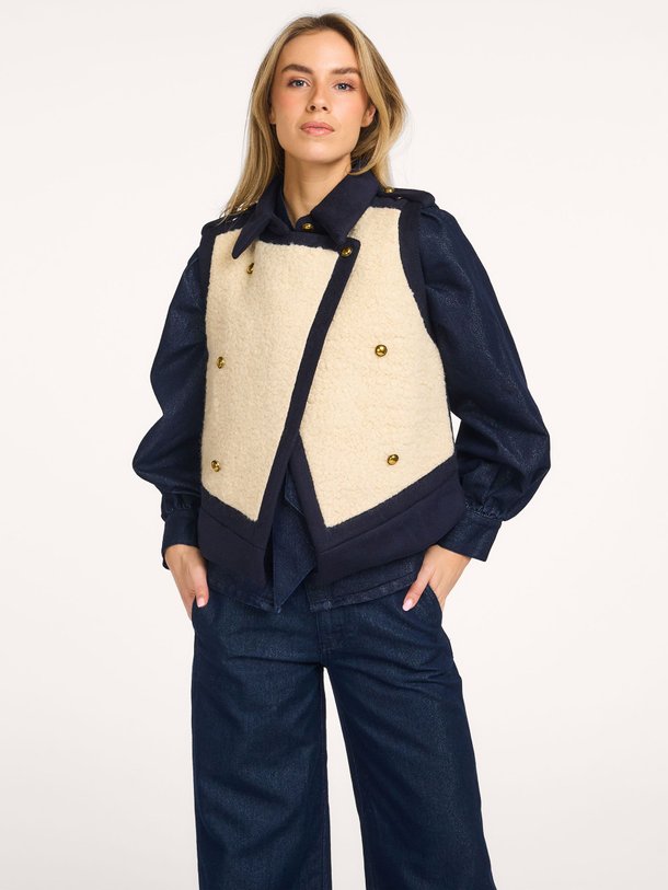 Ontdek de Wolmix gilet van Summum in de kleur Donkerblauw bij Orangebag. Op werkdagen voor 21:45 besteld, morgen in huis.