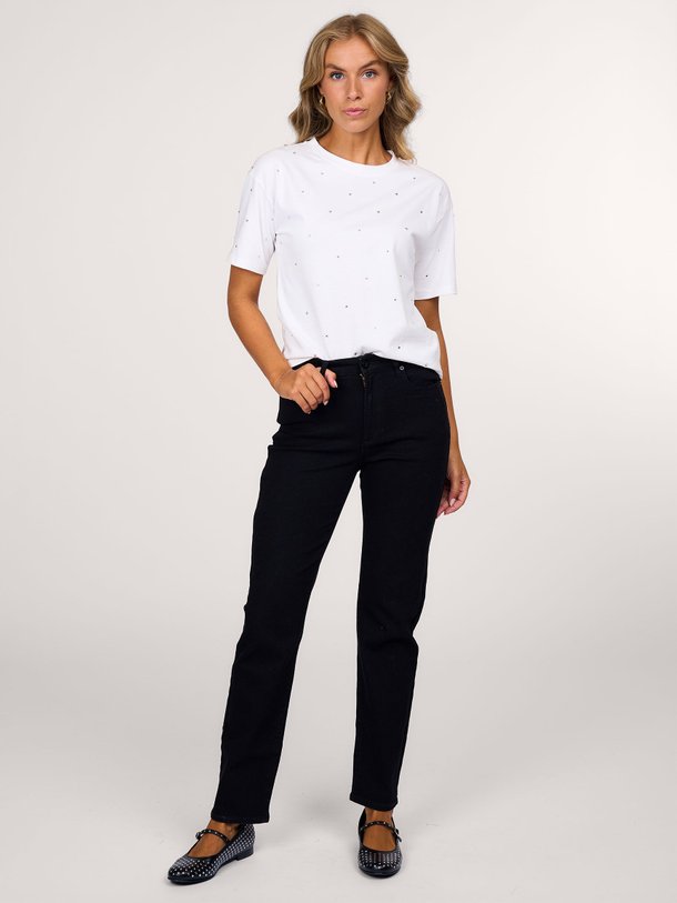 Ontdek de Nellie mid waist straight fit stretch jeans van Abrand in de kleur zwart bij Orangebag. Op werkdagen voor 21:45 besteld, morgen in huis.