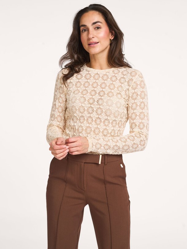 Ontdek de Mason katoenmix kanten top van Aaiko in de kleur crème bij Orangebag. Op werkdagen voor 21:45 besteld, morgen in huis.