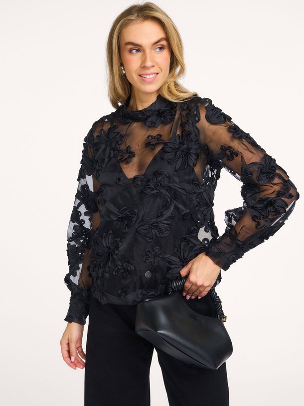 Ontdek de Lucia geweven organza top van Aaiko in de kleur zwart bij Orangebag. Op werkdagen voor 21:45 besteld, morgen in huis.