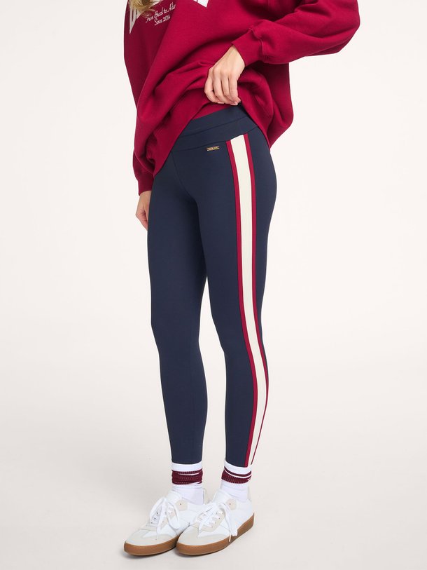 Ontdek de Liv jersey sportlegging met bies van Deblon in de kleur Donkerblauw bij Orangebag. Op werkdagen voor 21:45 besteld, morgen in huis.