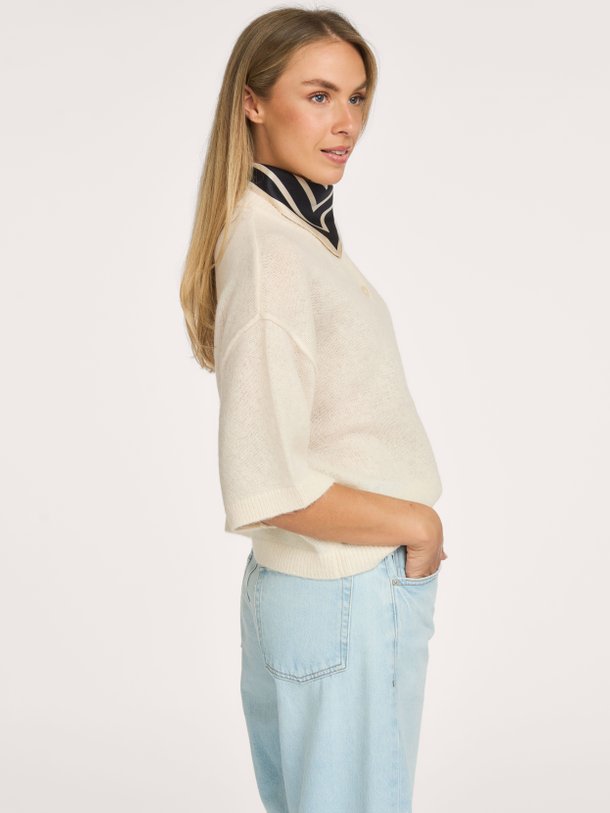 Dante 6 Hiara Cardigan Ontdek de Hiara cardigan van Dante 6 bij Orangebag. Op werkdagen voor 21:45 besteld, morgen in huis.