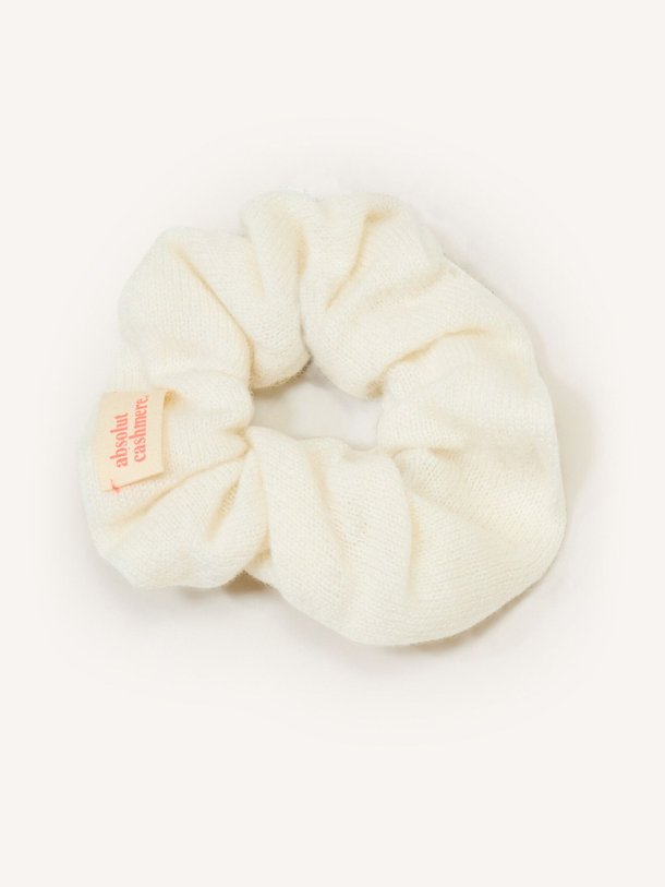 Ontdek de Steren cashmere scrunchie van Absolut Cashmere in de kleur crème bij Orangebag. Op werkdagen voor 21:45 besteld, morgen in huis.