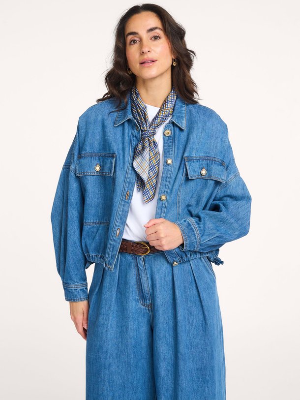 Ontdek de Cazanim denim jack van Sessun in de kleur Blauw bij Orangebag. Op werkdagen voor 21:45 besteld, morgen in huis.